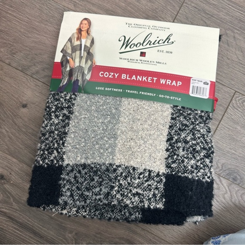 NWT Woolrich cozy blanket wrap | black gray | very soft | one size | B1